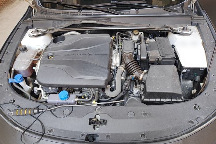 Used CHANGAN UNI-V 2025 Model Third-Generation 1.5T 500Bar Prestige Sports Edition Engine Bay