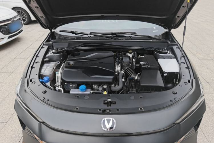 Used CHANGAN UNI-V 2025 1.5T 500Bar Prestige Sporty Version Engine Bay