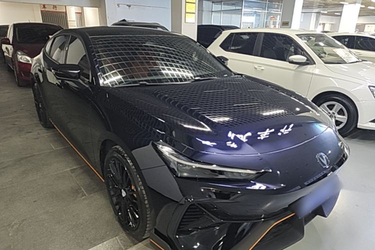 Used CHANGAN UNI-V 2025 Model Third-Generation 2.0T Dynamic Edition Exterior 1