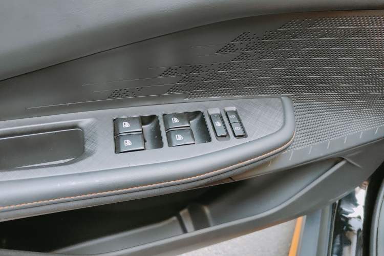 Used CHANGAN UNI-V 2025 1.5T 500Bar Prestige Sporty Version Exterior 12