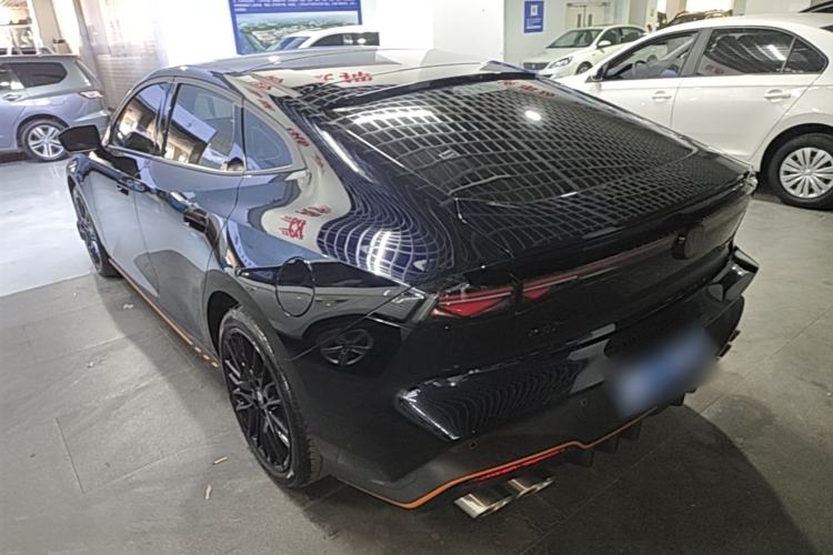 Used CHANGAN UNI-V 2025 Model Third-Generation 2.0T Dynamic Edition Exterior 2