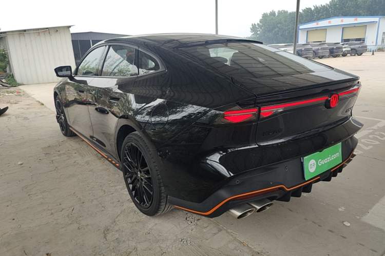Used CHANGAN UNI-V 2025 Model Third-Generation 2.0T Dynamic Edition Exterior 2