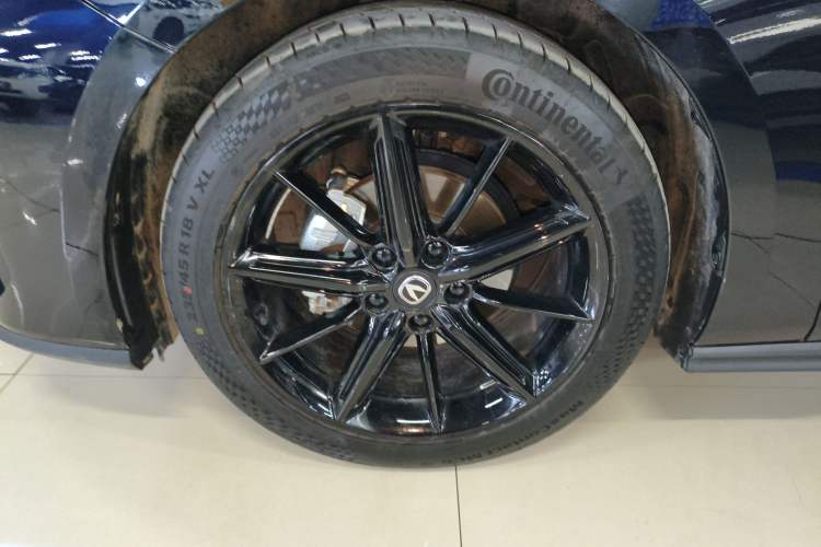 Used CHANGAN UNI-V 2025 1.5T 500Bar High-Energy Version Exterior 4