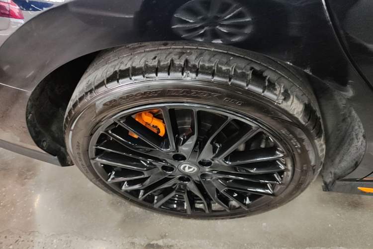 Used CHANGAN UNI-V 2025 Model Third-Generation 2.0T Dynamic Edition Exterior 5