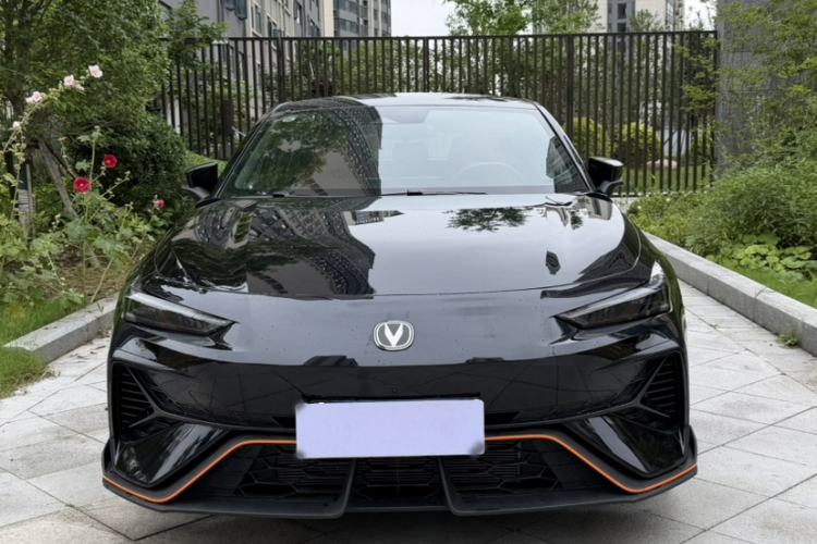 Used CHANGAN UNI-V 2025 Model Third-Generation 2.0T Dynamic Edition Exterior 6