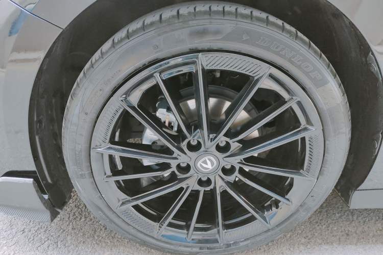 Used CHANGAN UNI-V 2025 1.5T 500Bar Prestige Sporty Version Exterior 9
