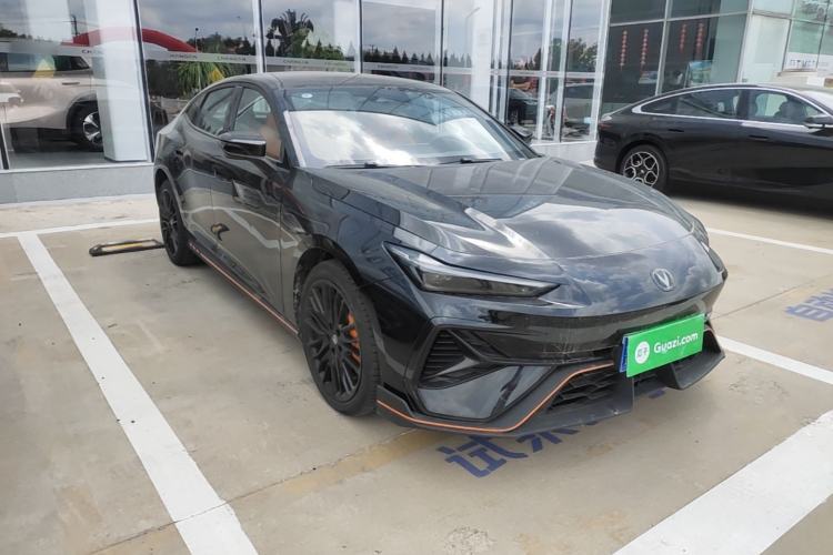 Used CHANGAN UNI-V 2025 Model Third-Generation 2.0T Dynamic Edition Front Right 45 Deg