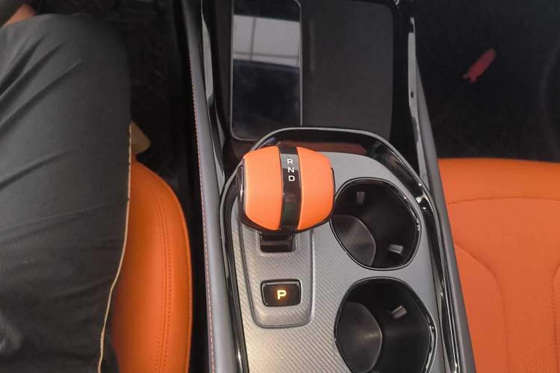 Used CHANGAN UNI-V 2025 Model Third-Generation 2.0T Dynamic Edition Gear Lever