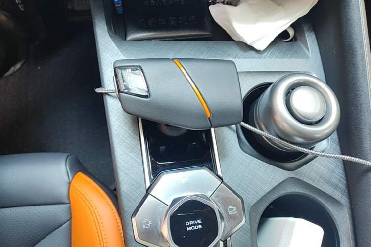 Used CHANGAN UNI-V 2025 Model Third-Generation 1.5T 500Bar Prestige Sports Edition Gear Lever