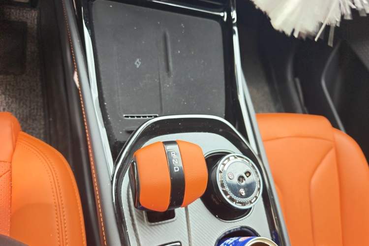 Used CHANGAN UNI-V 2025 Model Third-Generation 1.5T 500Bar Prestige Sports Edition Gear Lever