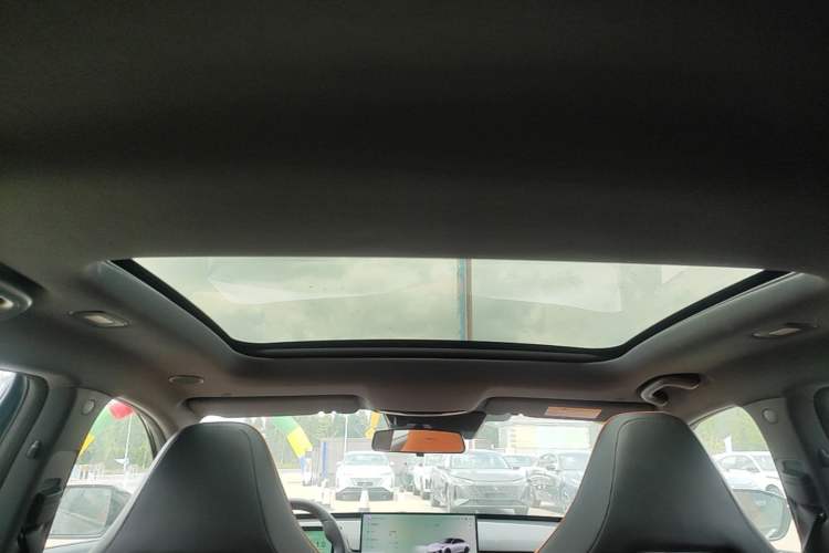 Used CHANGAN UNI-V 2025 Model Third-Generation 2.0T Dynamic Edition Headliner