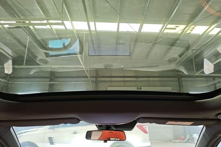 Used CHANGAN UNI-V 2025 Model Third-Generation 2.0T Dynamic Edition Headliner
