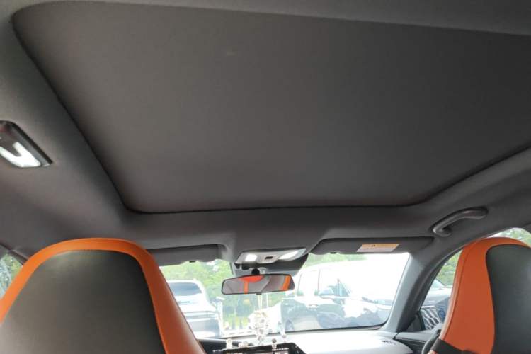 Used CHANGAN UNI-V 2025 1.5T 500Bar Prestige Sporty Version Headliner