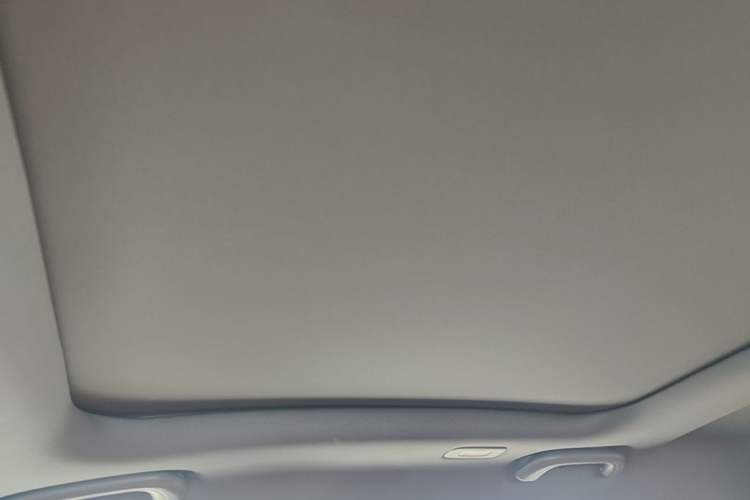 Used CHANGAN UNI-V 2025 Model Third-Generation 2.0T Dynamic Edition Headliner