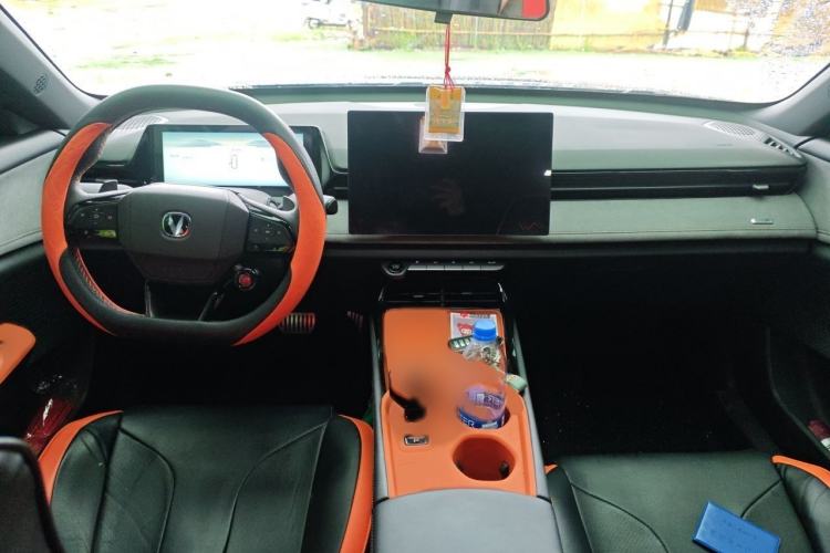 Used CHANGAN UNI-V 2025 Model Third-Generation 1.5T 500Bar Prestige Sports Edition Interior 2