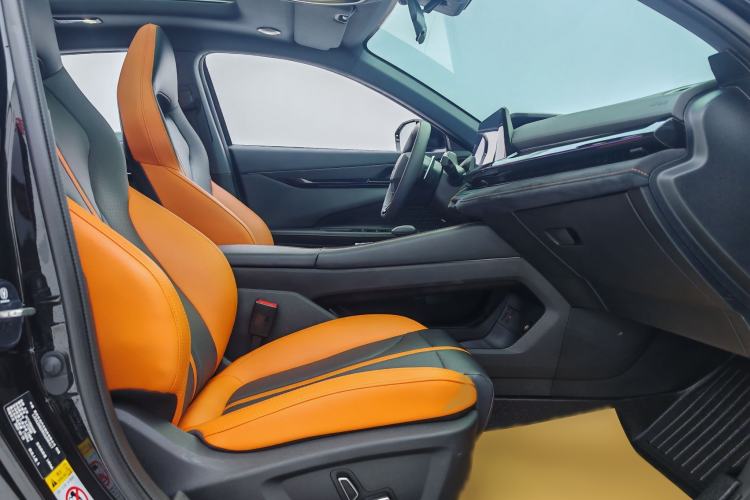 Used CHANGAN UNI-V 2025 1.5T 500Bar Prestige Sporty Version Interior 2