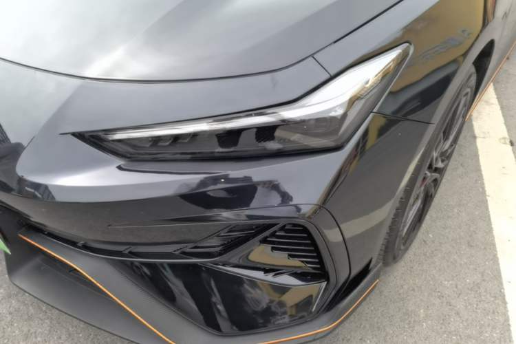 Used CHANGAN UNI-V 2025 Model Third-Generation 2.0T Dynamic Edition Left Front Headlight