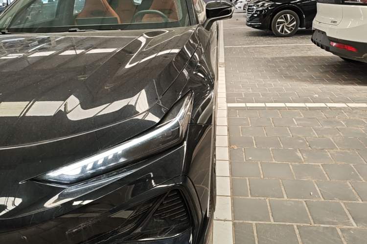 Used CHANGAN UNI-V 2025 Model Third-Generation 2.0T Dynamic Edition Left Front Headlight