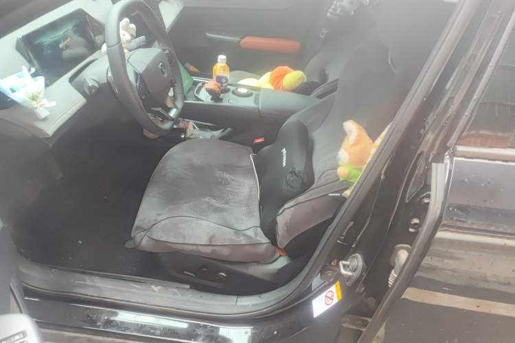 Used CHANGAN UNI-V 2025 Model Third-Generation 2.0T Dynamic Edition Left Front Seat
