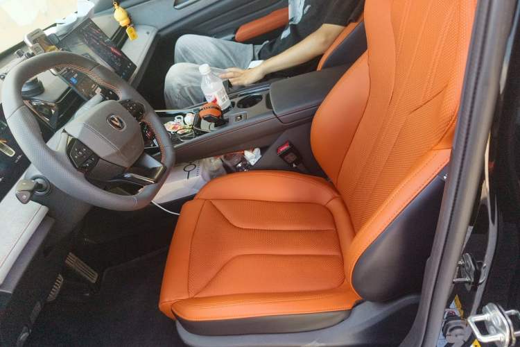 Used CHANGAN UNI-V 2025 Model Third-Generation 2.0T Dynamic Edition Left Front Seat