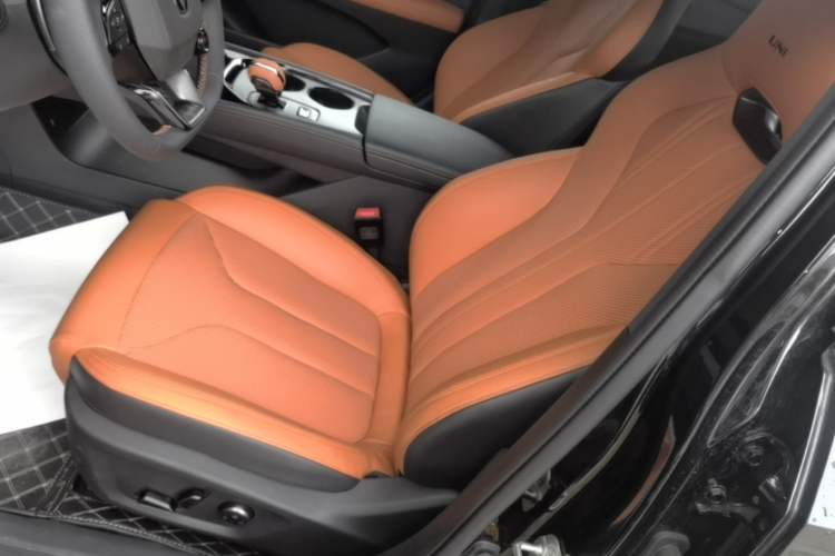 Used CHANGAN UNI-V 2025 Model Third-Generation 2.0T Dynamic Edition Left Front Seat