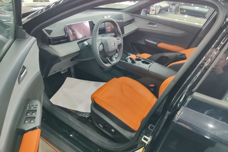 Used CHANGAN UNI-V 2025 Model Third-Generation 2.0T Dynamic Edition Left Front Seat