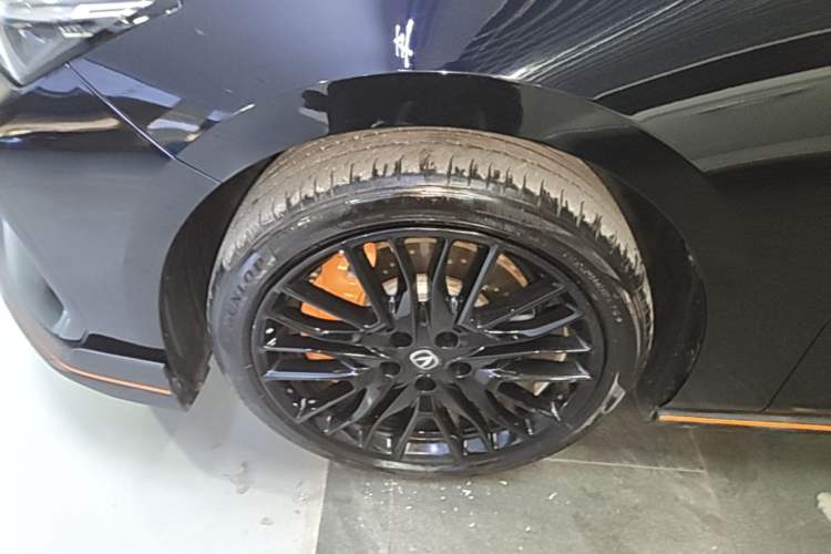 Used CHANGAN UNI-V 2025 Model Third-Generation 2.0T Dynamic Edition Left Front Wheel Hub