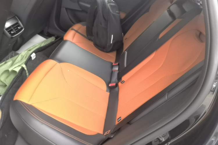Used CHANGAN UNI-V 2025 Model Third-Generation 2.0T Dynamic Edition Left Rear Seat