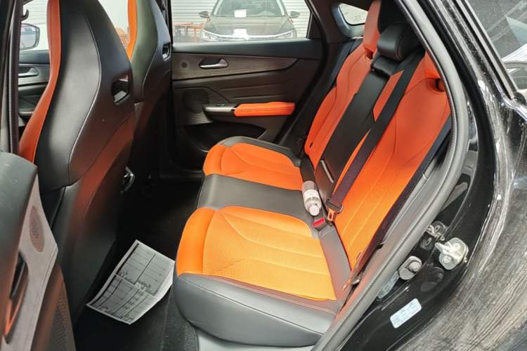 Used CHANGAN UNI-V 2025 Model Third-Generation 2.0T Dynamic Edition Left Rear Seat