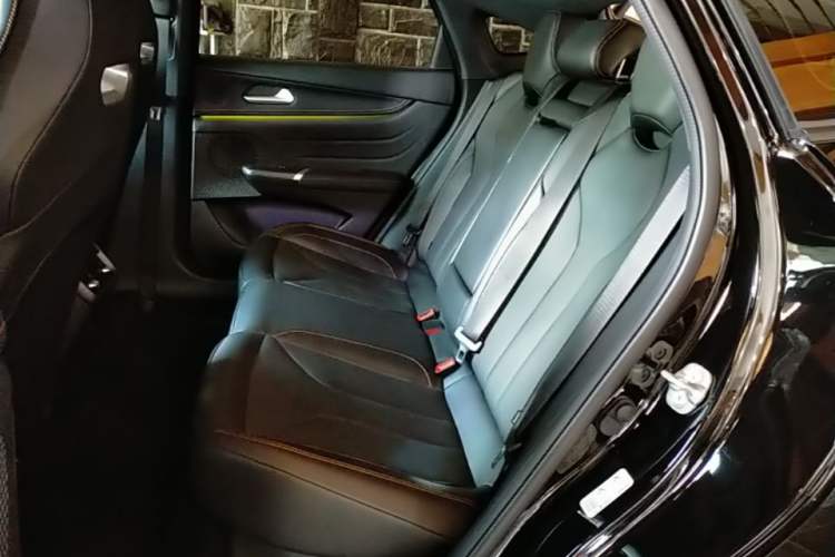 Used CHANGAN UNI-V 2025 Model Third-Generation 1.5T 500Bar Prestige Edition Left Rear Seat