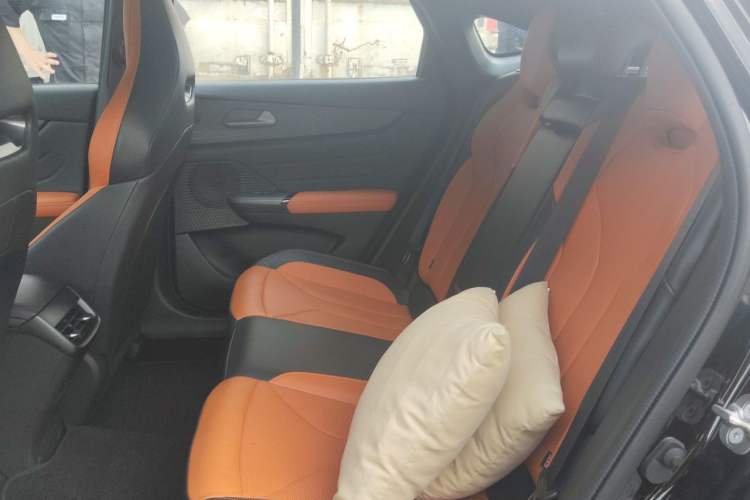 Used CHANGAN UNI-V 2025 Model Third-Generation 1.5T 500Bar Prestige Sports Edition Left Rear Seat
