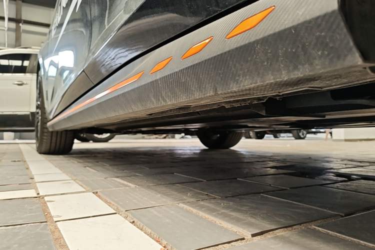 Used CHANGAN UNI-V 2025 Model Third-Generation 2.0T Dynamic Edition Left Side Sill
