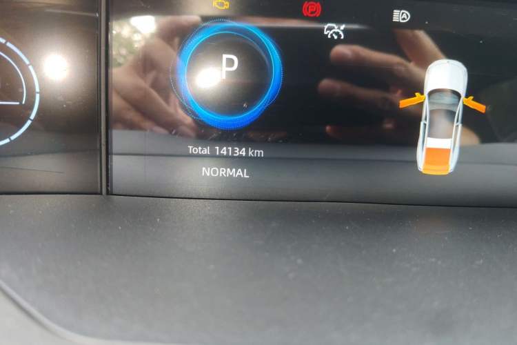 Used CHANGAN UNI-V 2025 1.5T 500Bar Prestige Sporty Version Odometer Close Up