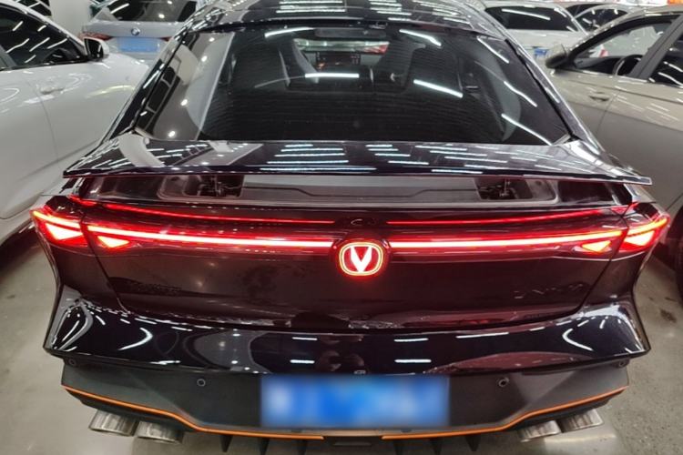 Used CHANGAN UNI-V 2025 Model Third-Generation 2.0T Dynamic Edition Rear