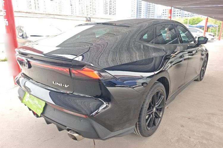 Used CHANGAN UNI-V 2025 1.5T 500Bar High-Energy Version Rear Right 45 Deg