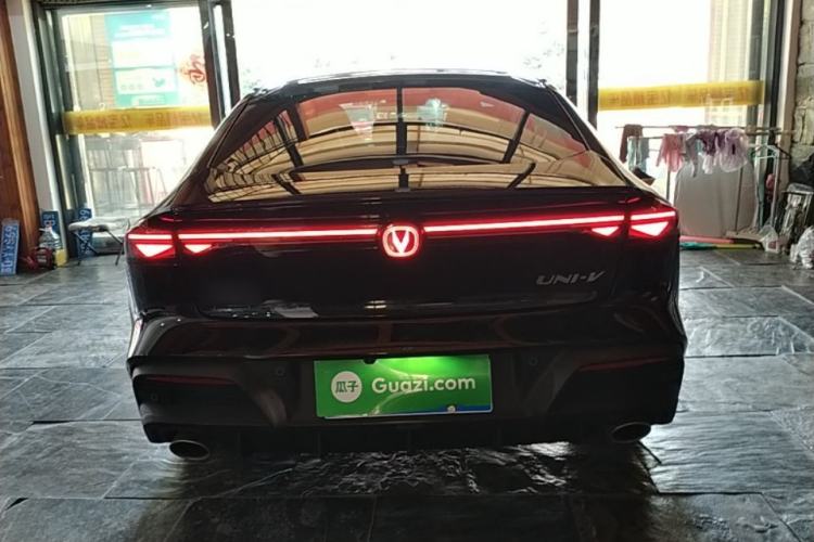 Used CHANGAN UNI-V 2025 Model Third-Generation 1.5T 500Bar Prestige Edition Rear