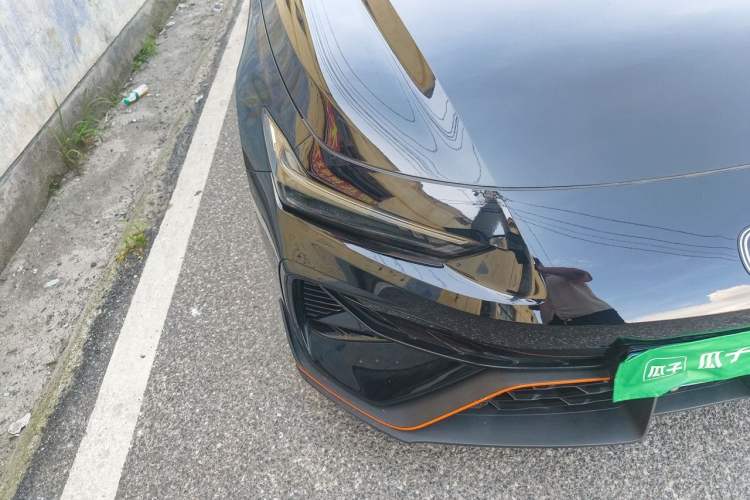 Used CHANGAN UNI-V 2025 Model Third-Generation 2.0T Dynamic Edition Right Front Headlight