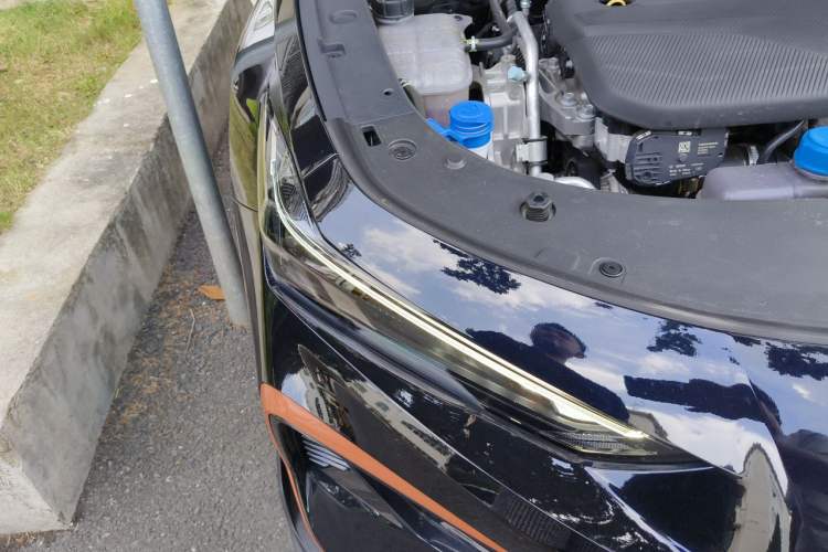 Used CHANGAN UNI-V 2025 Model Third-Generation 1.5T 500Bar Prestige Sports Edition Right Front Headlight