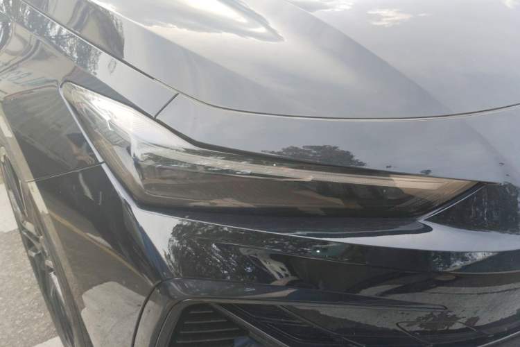 Used CHANGAN UNI-V 2025 Model Third-Generation 1.5T 500Bar Prestige Sports Edition Right Front Headlight