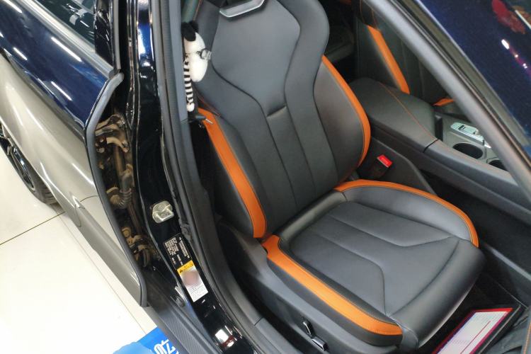 Used CHANGAN UNI-V 2025 1.5T 500Bar High-Energy Version Right Front Seat