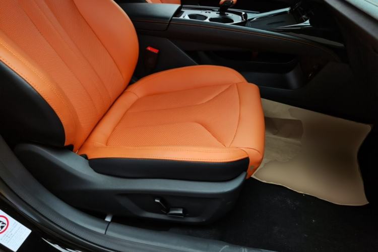 Used CHANGAN UNI-V 2025 Model Third-Generation 2.0T Dynamic Edition Right Front Seat