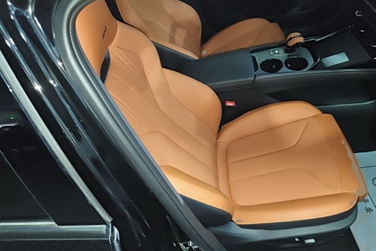 Used CHANGAN UNI-V 2025 Model Third-Generation 2.0T Dynamic Edition Right Front Seat