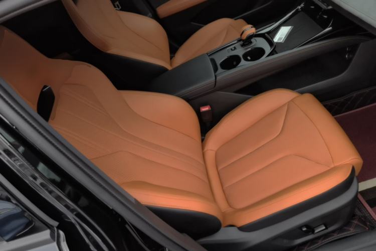 Used CHANGAN UNI-V 2025 Model Third-Generation 2.0T Dynamic Edition Right Front Seat