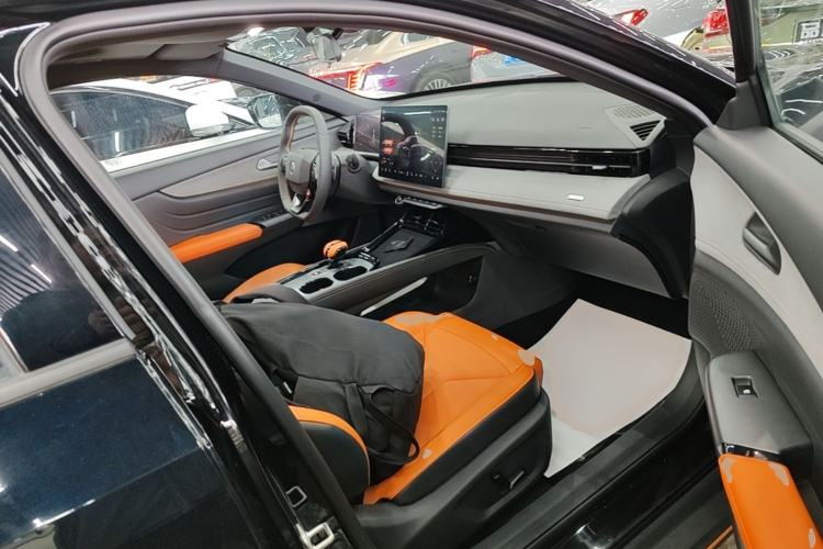 Used CHANGAN UNI-V 2025 Model Third-Generation 2.0T Dynamic Edition Right Front Seat