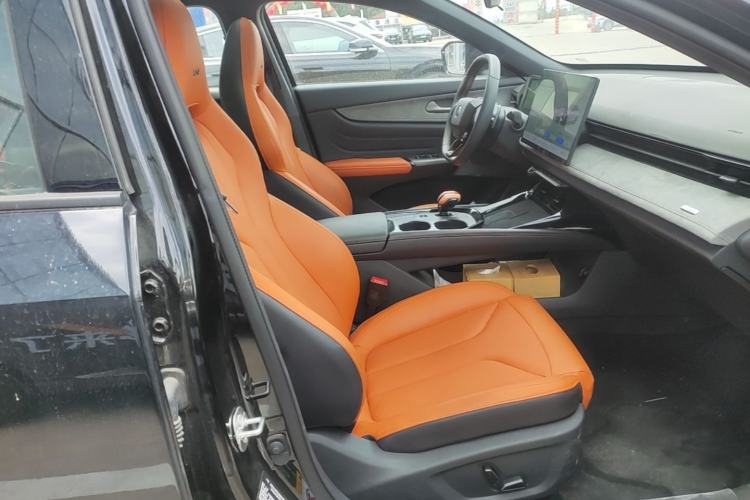Used CHANGAN UNI-V 2025 Model Third-Generation 2.0T Dynamic Edition Right Front Seat