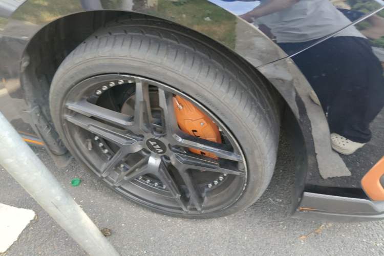 Used CHANGAN UNI-V 2025 Model Third-Generation 1.5T 500Bar Prestige Sports Edition Right Front Wheel Hub