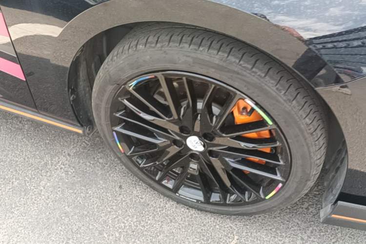 Used CHANGAN UNI-V 2025 Model Third-Generation 2.0T Dynamic Edition Right Front Wheel Hub