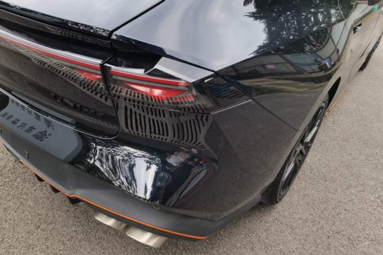 Used CHANGAN UNI-V 2025 Model Third-Generation 2.0T Dynamic Edition Right Rear Taillight