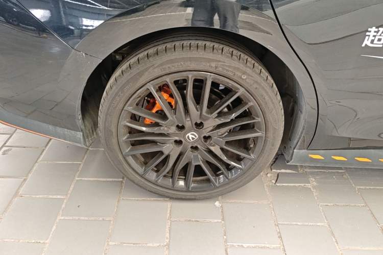 Used CHANGAN UNI-V 2025 Model Third-Generation 2.0T Dynamic Edition Right Rear Wheel Hub
