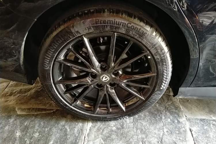 Used CHANGAN UNI-V 2025 Model Third-Generation 1.5T 500Bar Prestige Edition Right Rear Wheel Hub